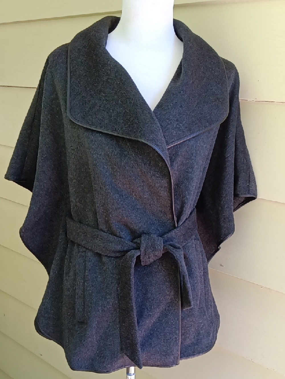 Wool/Cashmere Cape/Wrap Jacket Vest w/ Waist Tie & Leather Trim Size Small